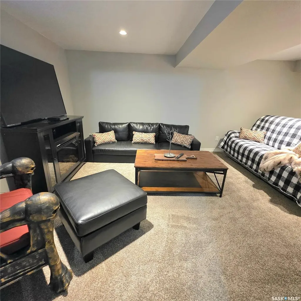 868 Conroy Place Prince Albert SK S6V 6Y7