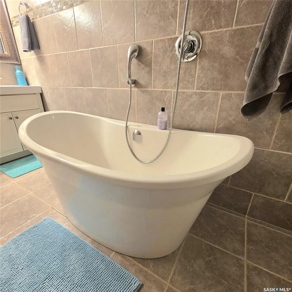868 Conroy Place Prince Albert SK S6V 6Y7