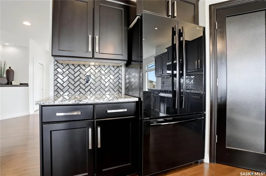 2431 Linner Bay Regina SK S4V 1K3