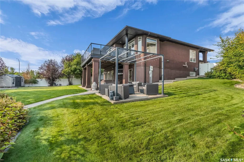 2431 Linner Bay Regina SK S4V 1K3