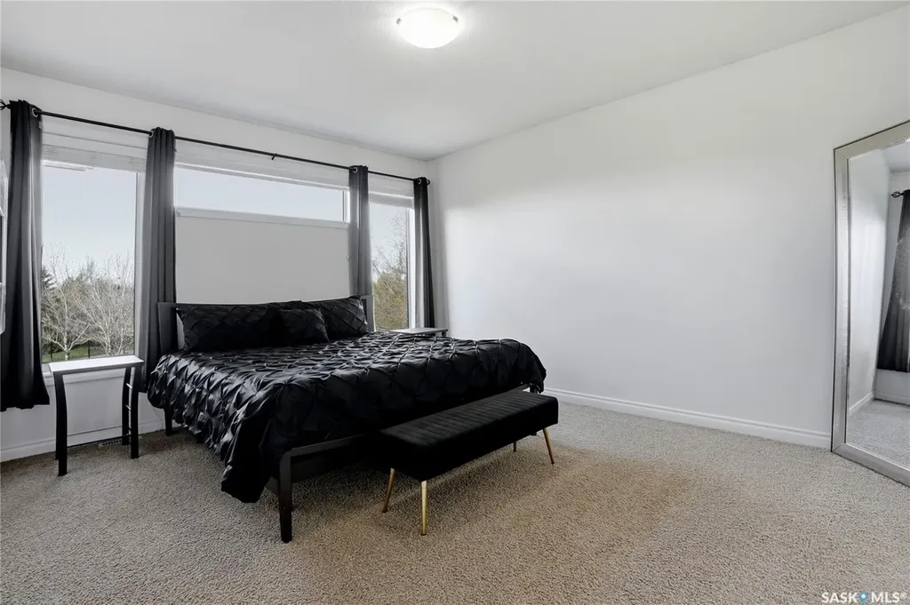 2431 Linner Bay Regina SK S4V 1K3