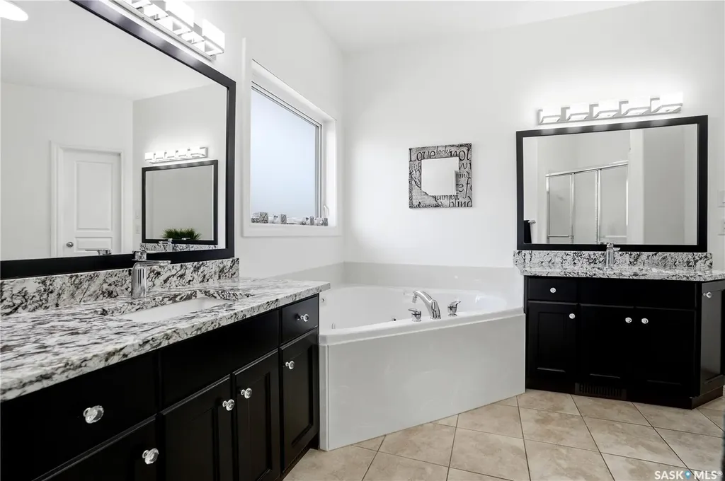 2431 Linner Bay Regina SK S4V 1K3
