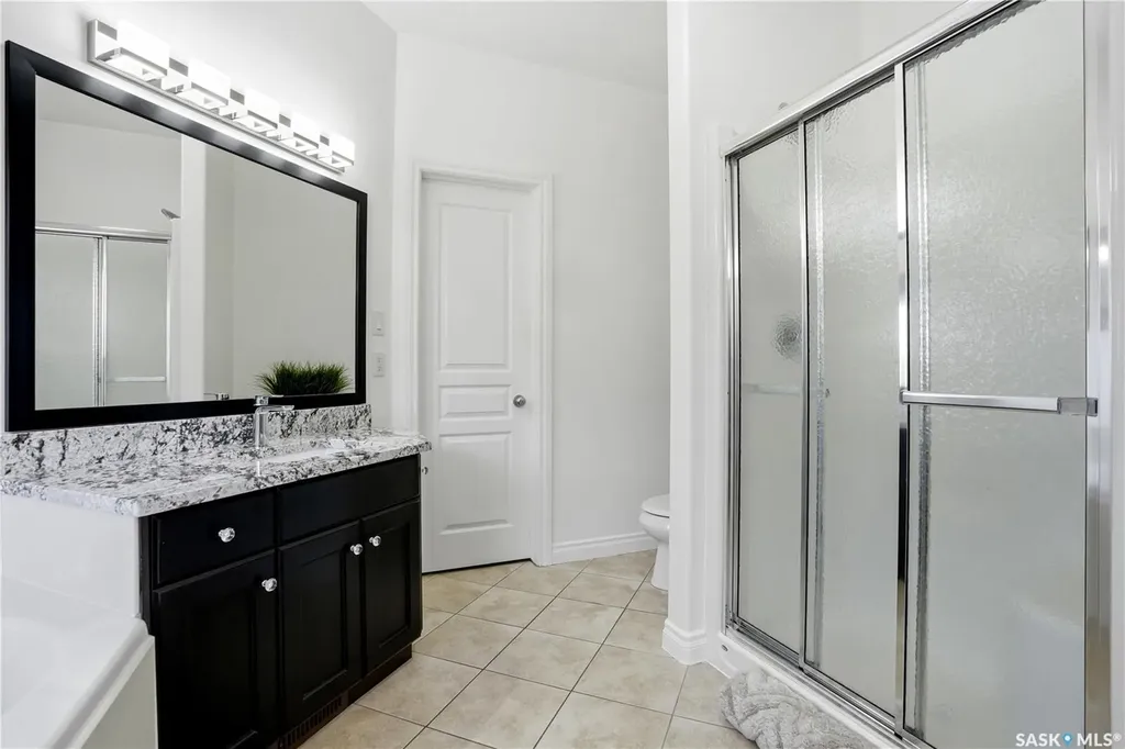 2431 Linner Bay Regina SK S4V 1K3