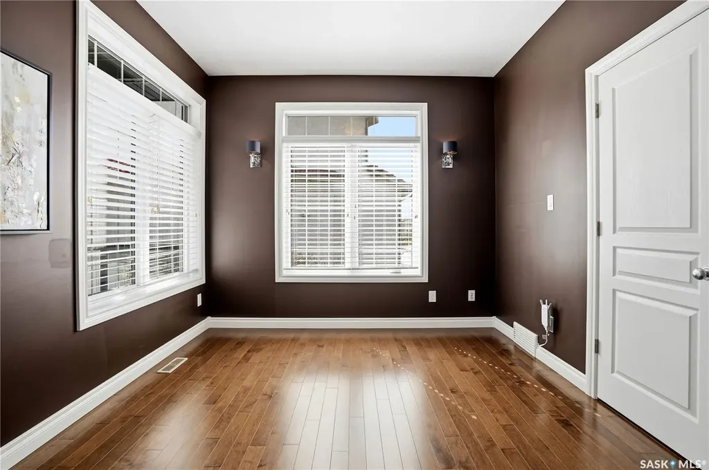 2431 Linner Bay Regina SK S4V 1K3