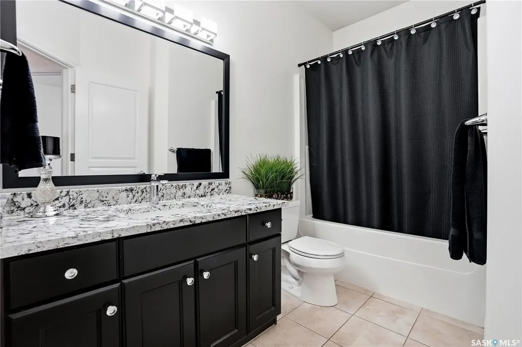 2431 Linner Bay Regina SK S4V 1K3