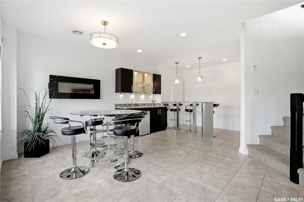 2431 Linner Bay Regina SK S4V 1K3
