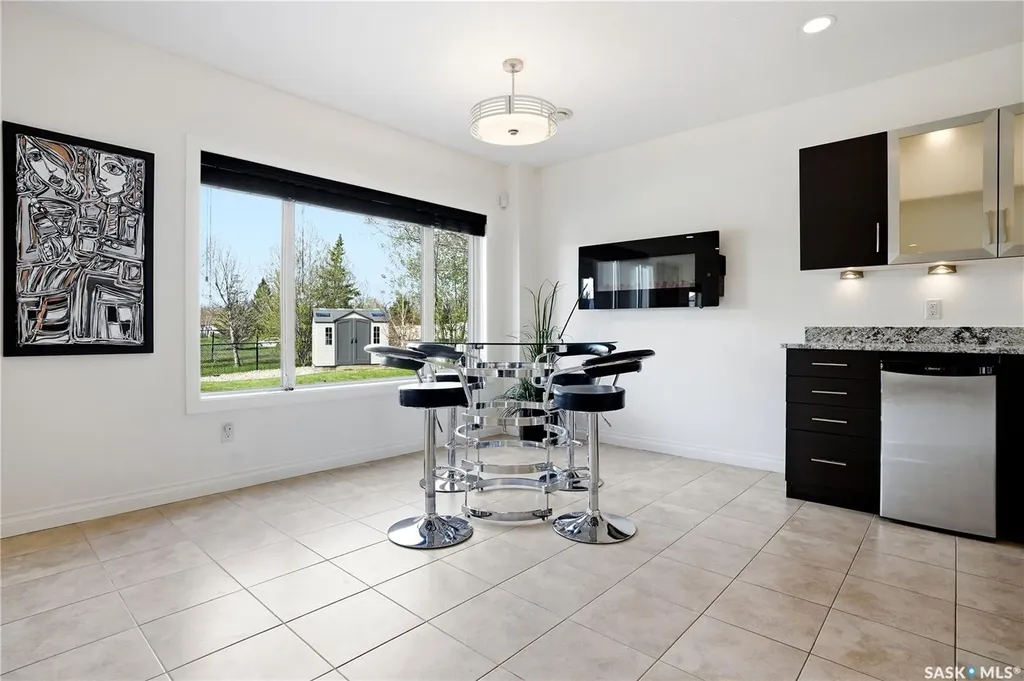 2431 Linner Bay Regina SK S4V 1K3