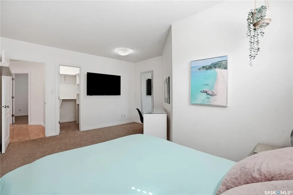 2431 Linner Bay Regina SK S4V 1K3