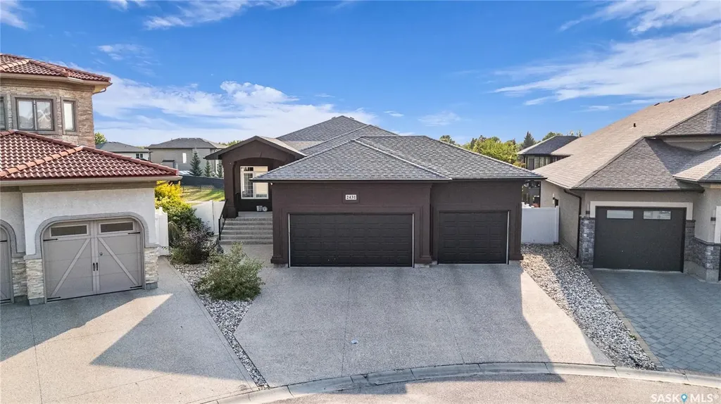 2431 Linner Bay Regina SK S4V 1K3