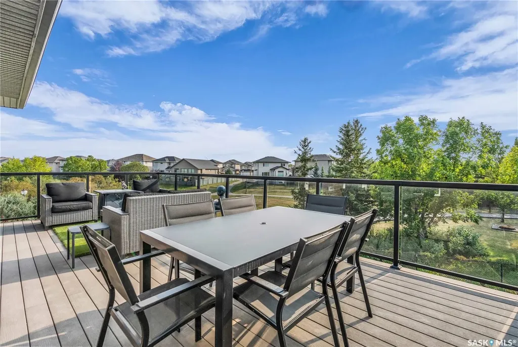 2431 Linner Bay Regina SK S4V 1K3