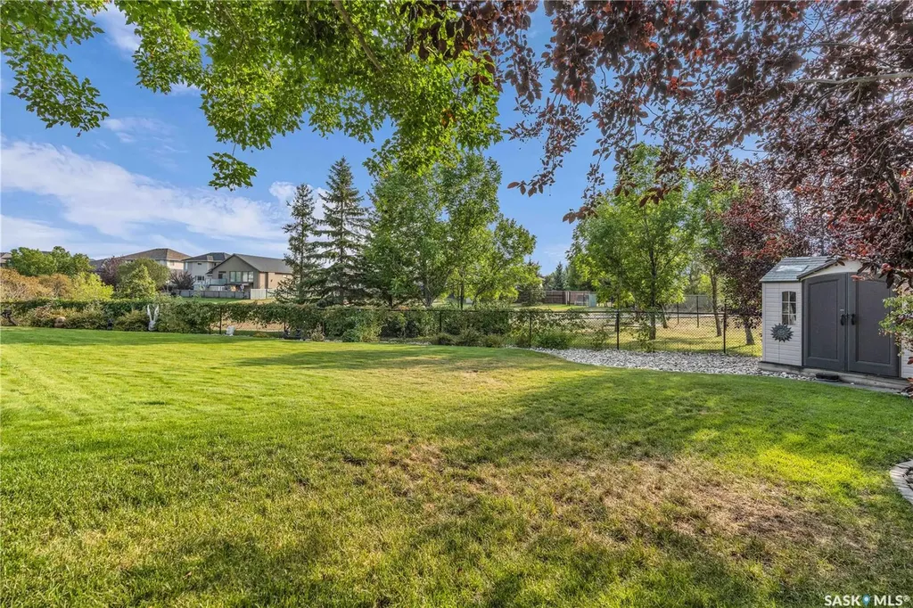 2431 Linner Bay Regina SK S4V 1K3