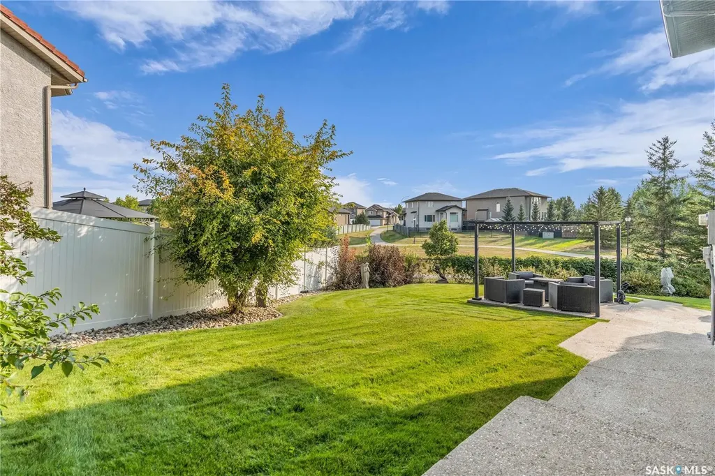 2431 Linner Bay Regina SK S4V 1K3