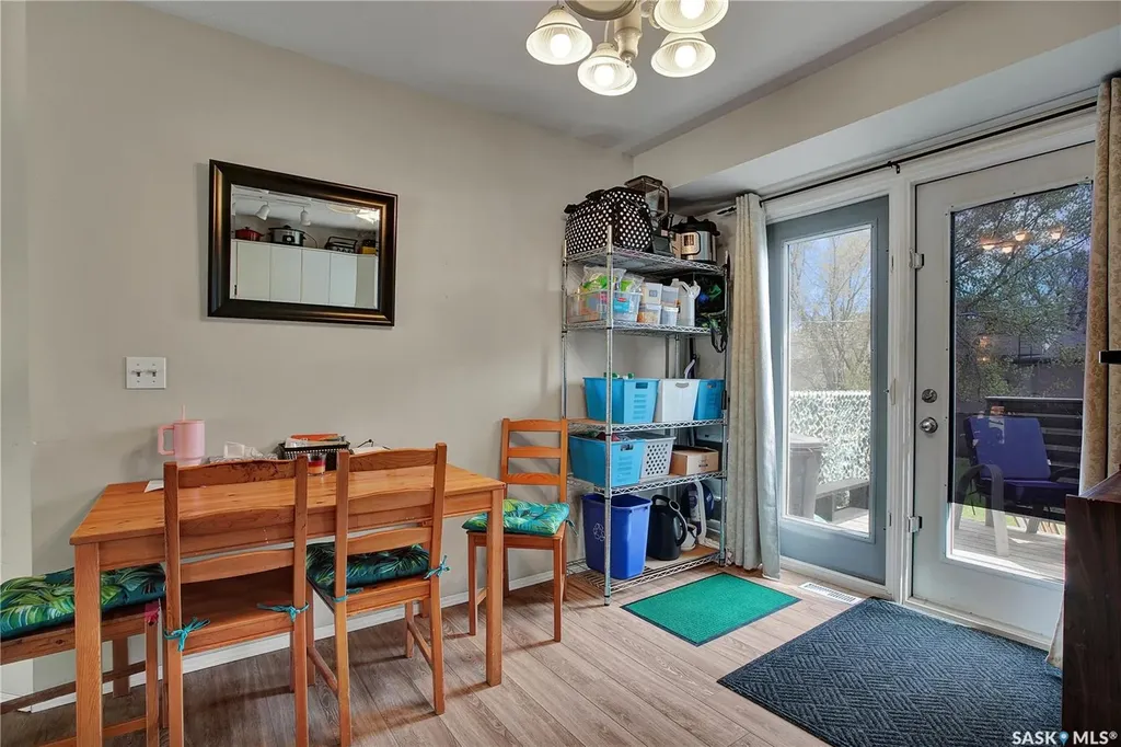 1418 B Avenue N Saskatoon SK S7L 1G8