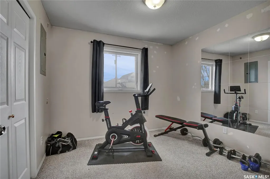 1418 B Avenue N Saskatoon SK S7L 1G8