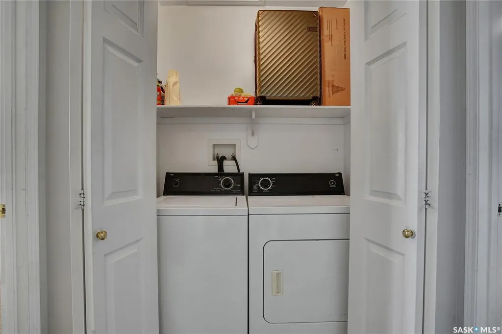 1418 B Avenue N Saskatoon SK S7L 1G8