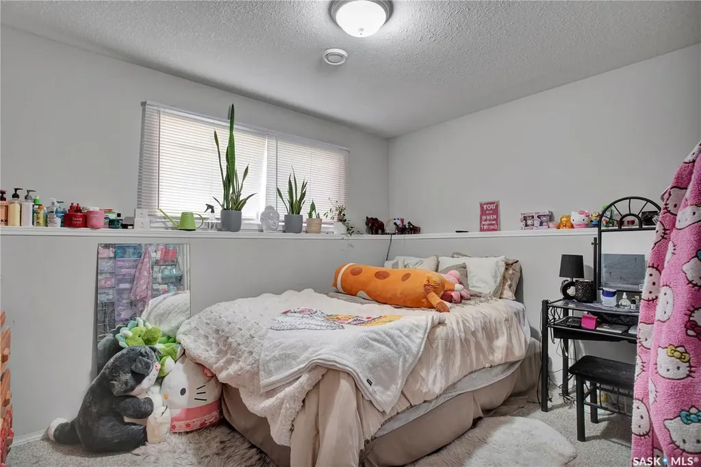 1418 B Avenue N Saskatoon SK S7L 1G8