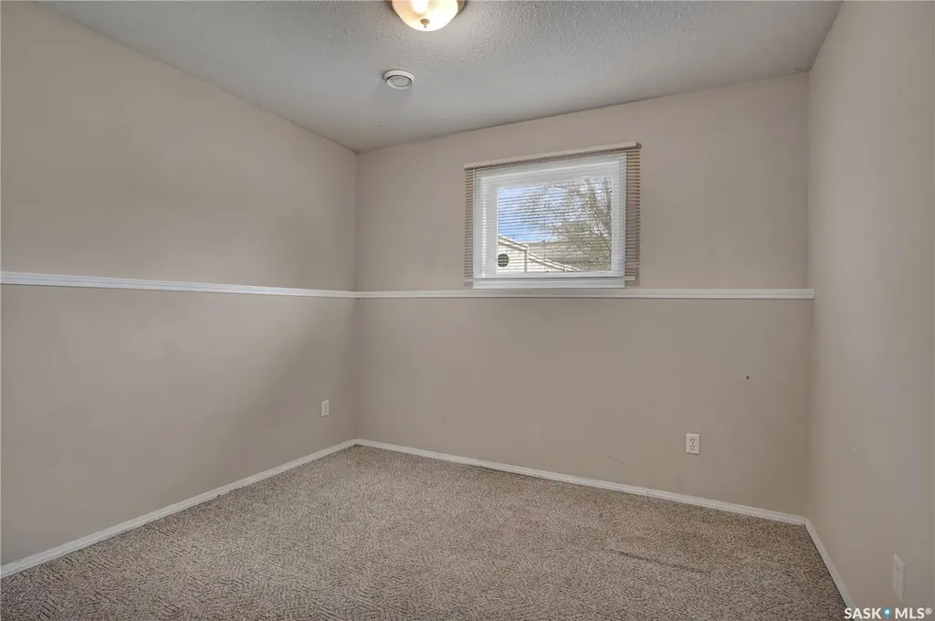 1418 B Avenue N Saskatoon SK S7L 1G8