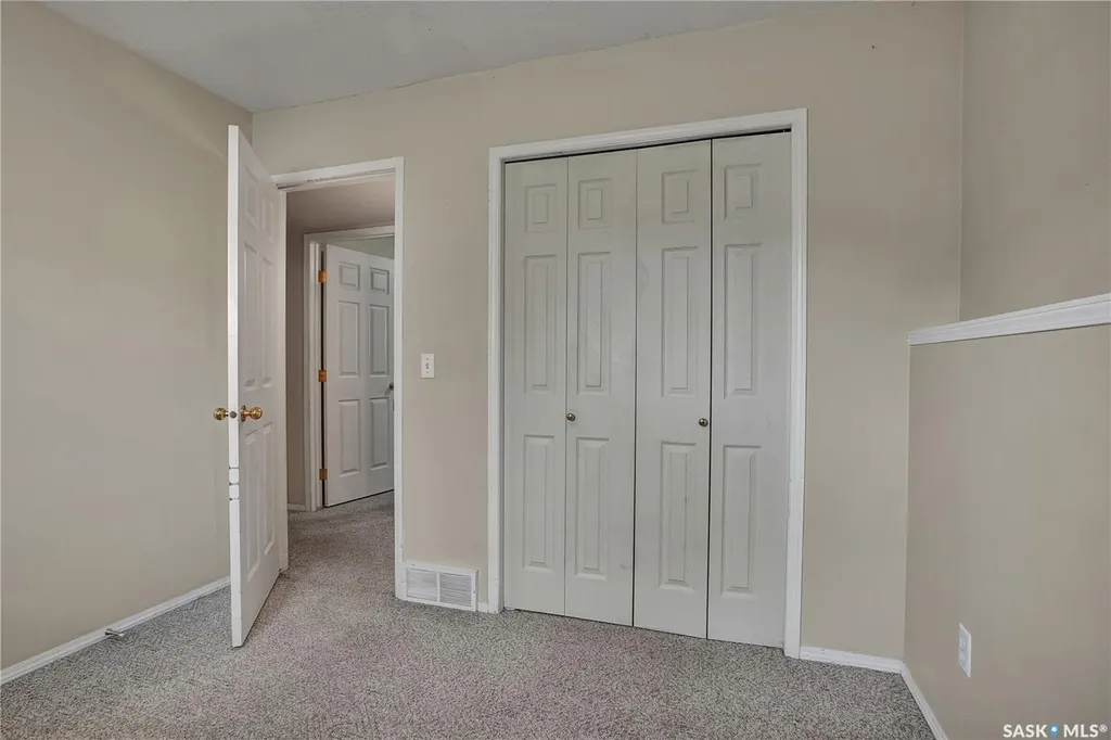 1418 B Avenue N Saskatoon SK S7L 1G8