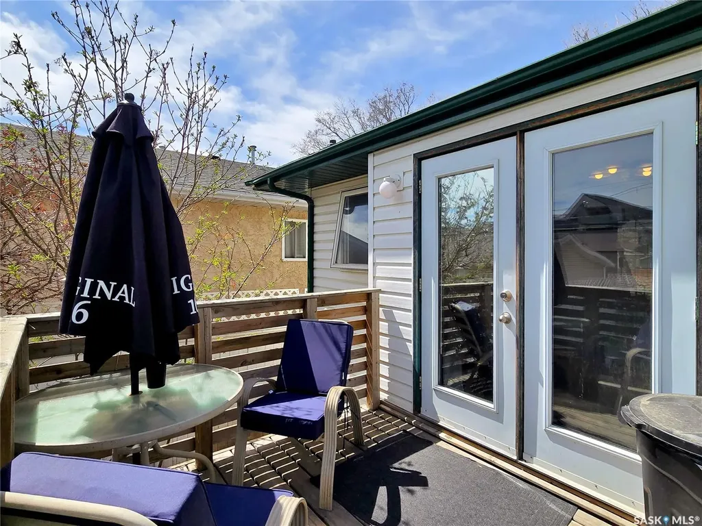 1418 B Avenue N Saskatoon SK S7L 1G8