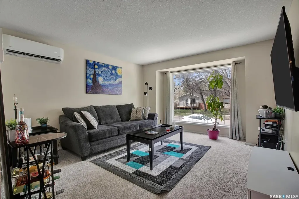 1418 B Avenue N Saskatoon SK S7L 1G8