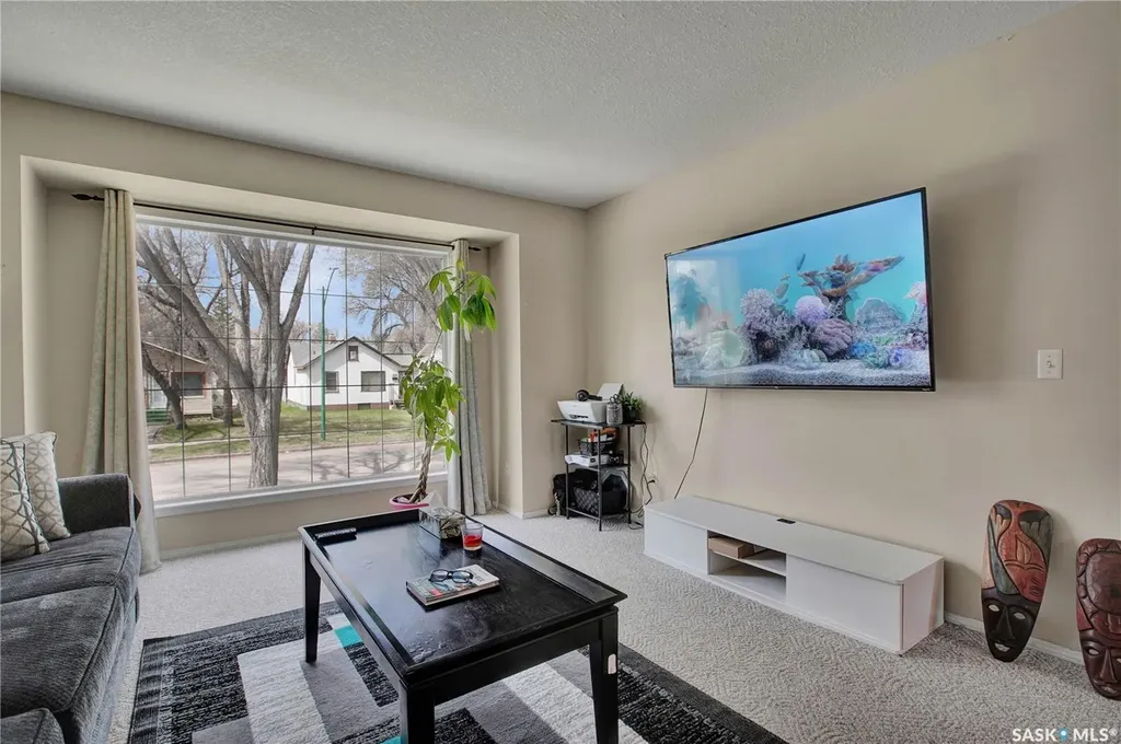 1418 B Avenue N Saskatoon SK S7L 1G8