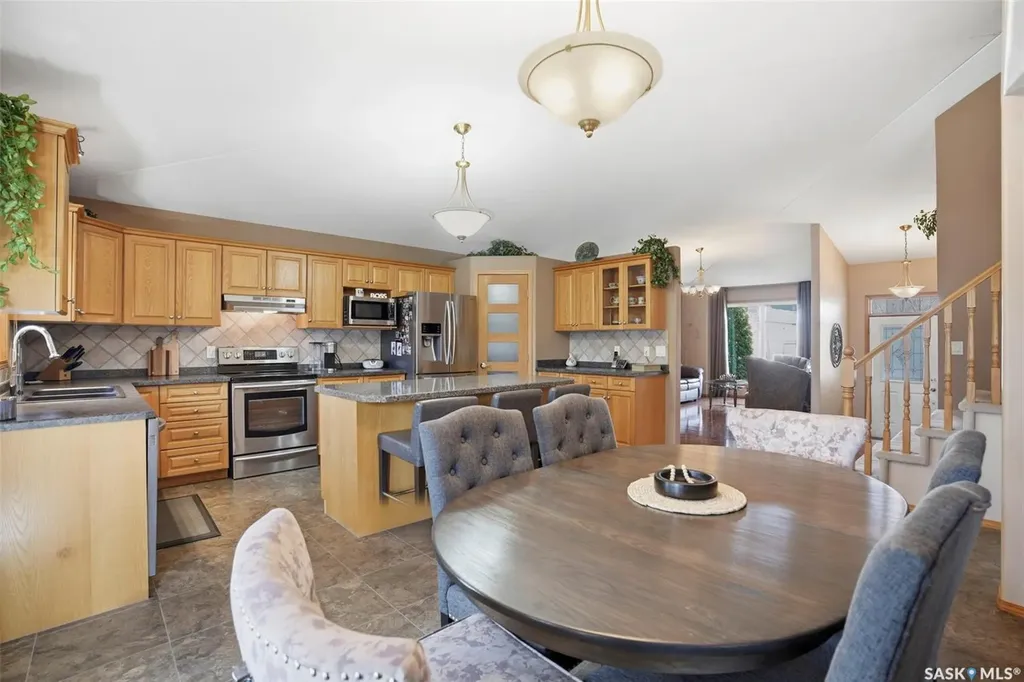 211 Brookmore Lane Saskatoon SK S7V 1C1