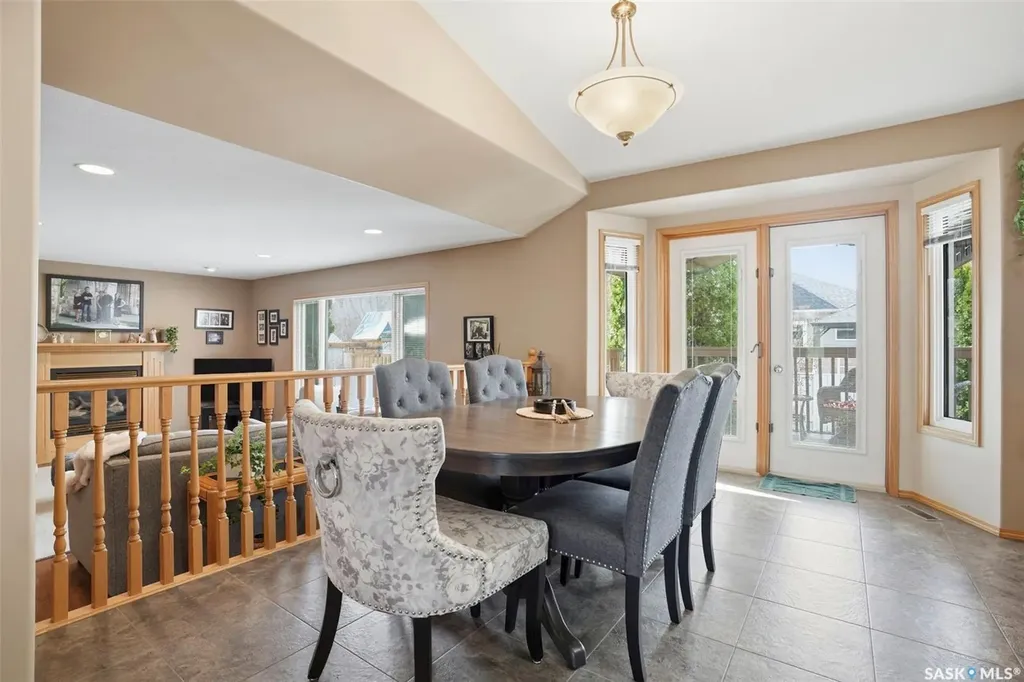 211 Brookmore Lane Saskatoon SK S7V 1C1