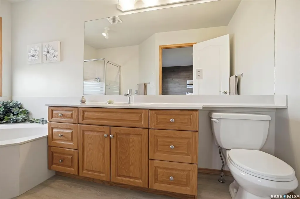 211 Brookmore Lane Saskatoon SK S7V 1C1