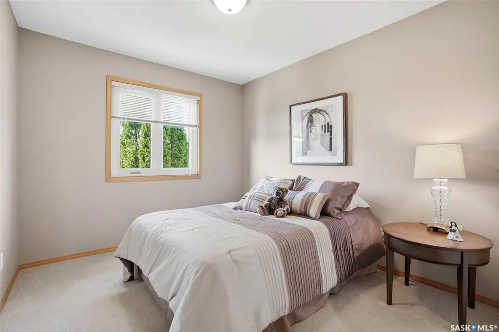 211 Brookmore Lane Saskatoon SK S7V 1C1