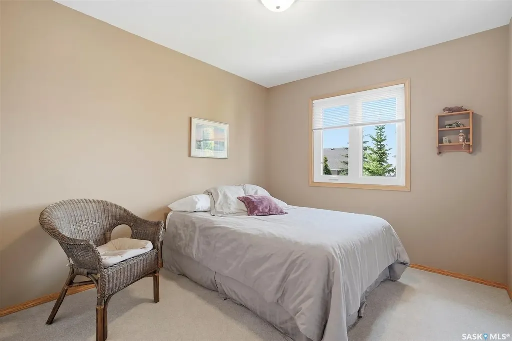 211 Brookmore Lane Saskatoon SK S7V 1C1
