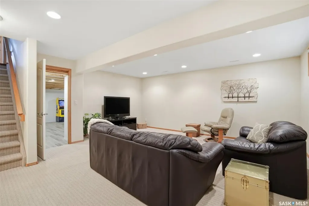 211 Brookmore Lane Saskatoon SK S7V 1C1