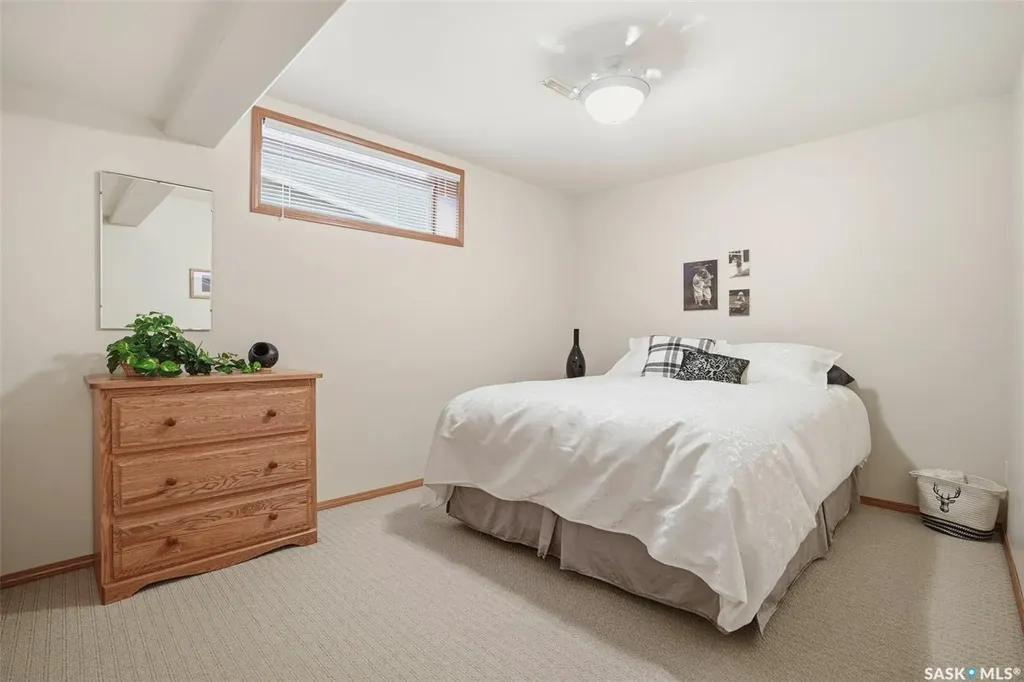 211 Brookmore Lane Saskatoon SK S7V 1C1