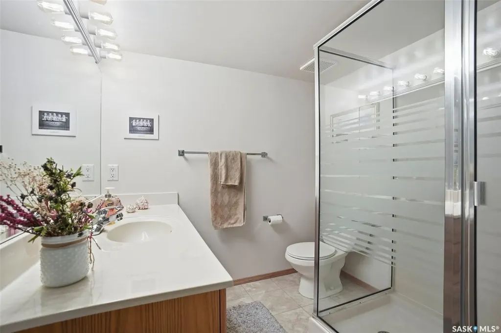 211 Brookmore Lane Saskatoon SK S7V 1C1