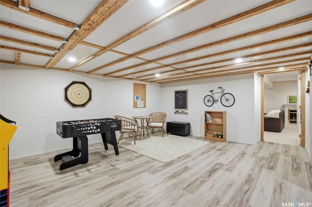 211 Brookmore Lane Saskatoon SK S7V 1C1