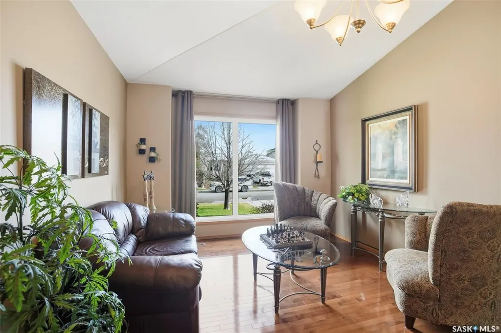 211 Brookmore Lane Saskatoon SK S7V 1C1