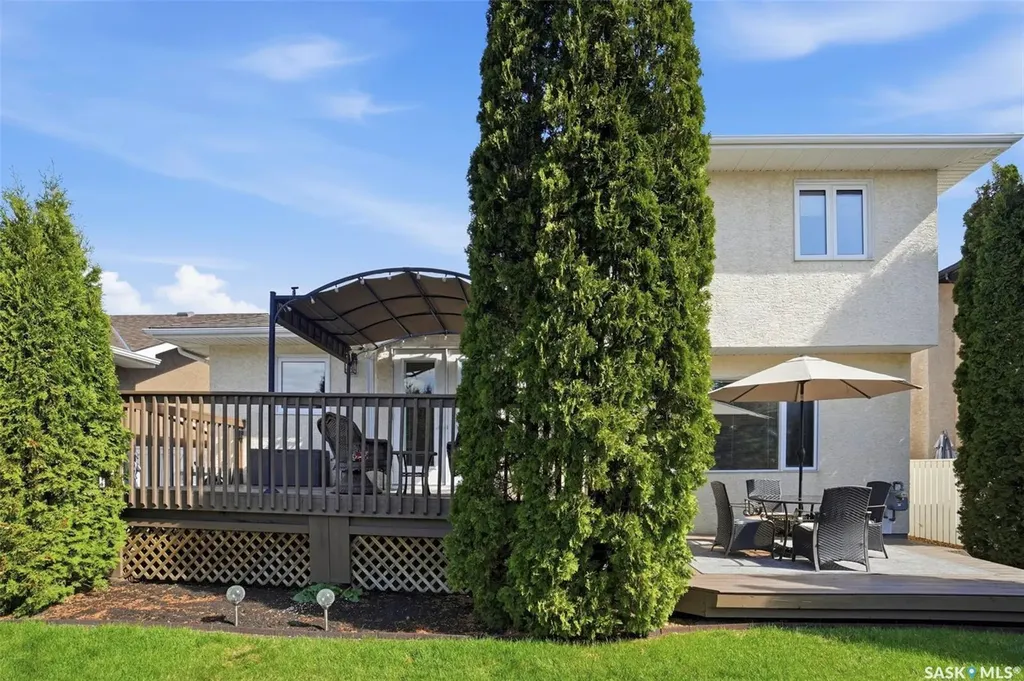 211 Brookmore Lane Saskatoon SK S7V 1C1