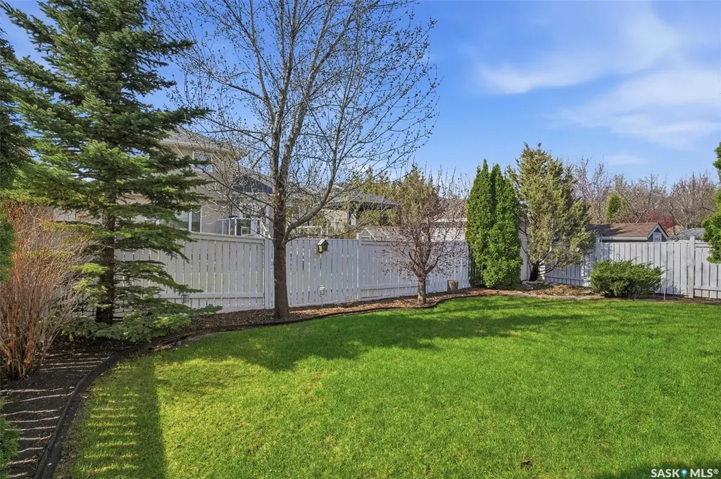 211 Brookmore Lane Saskatoon SK S7V 1C1