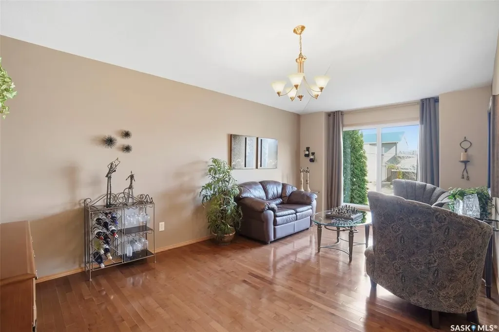 211 Brookmore Lane Saskatoon SK S7V 1C1