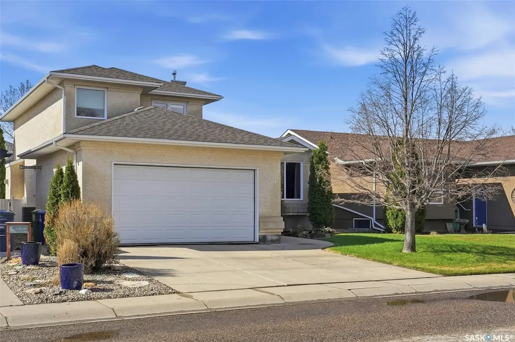 211 Brookmore Lane Saskatoon SK S7V 1C1