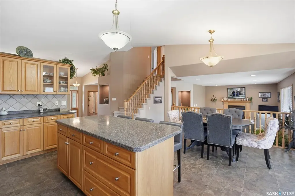 211 Brookmore Lane Saskatoon SK S7V 1C1