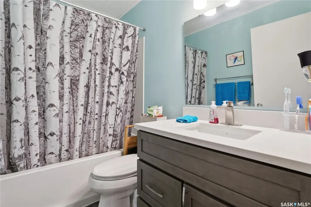 2838 Hartmann Crescent E Regina SK S4N 6L9