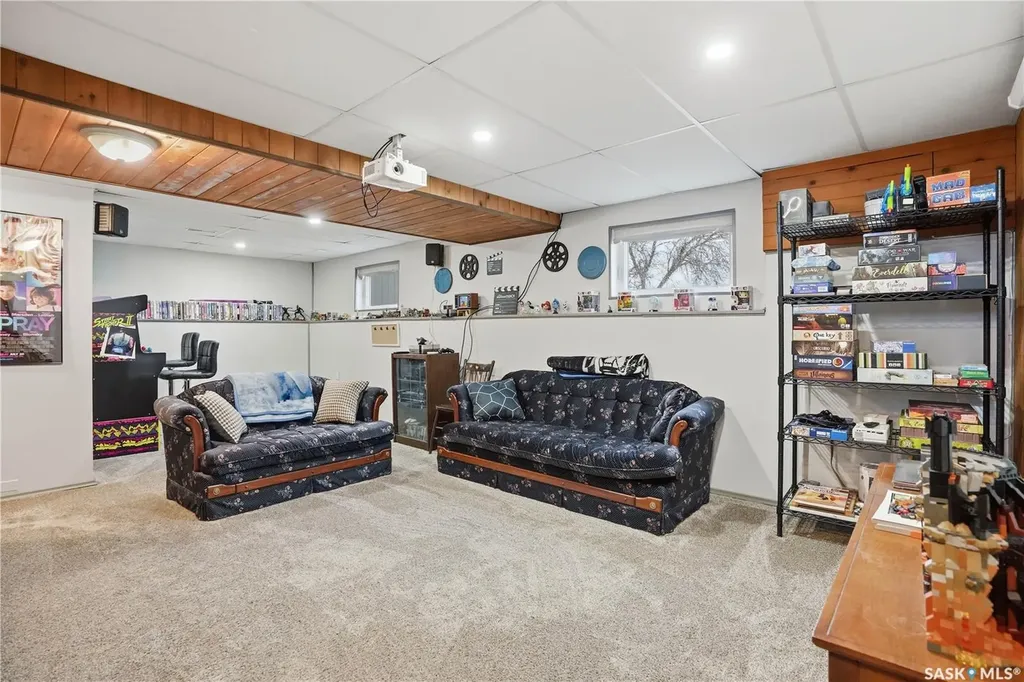 2838 Hartmann Crescent E Regina SK S4N 6L9