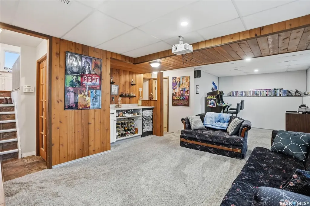 2838 Hartmann Crescent E Regina SK S4N 6L9