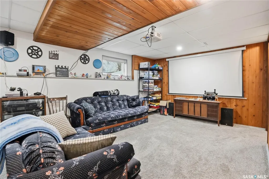 2838 Hartmann Crescent E Regina SK S4N 6L9