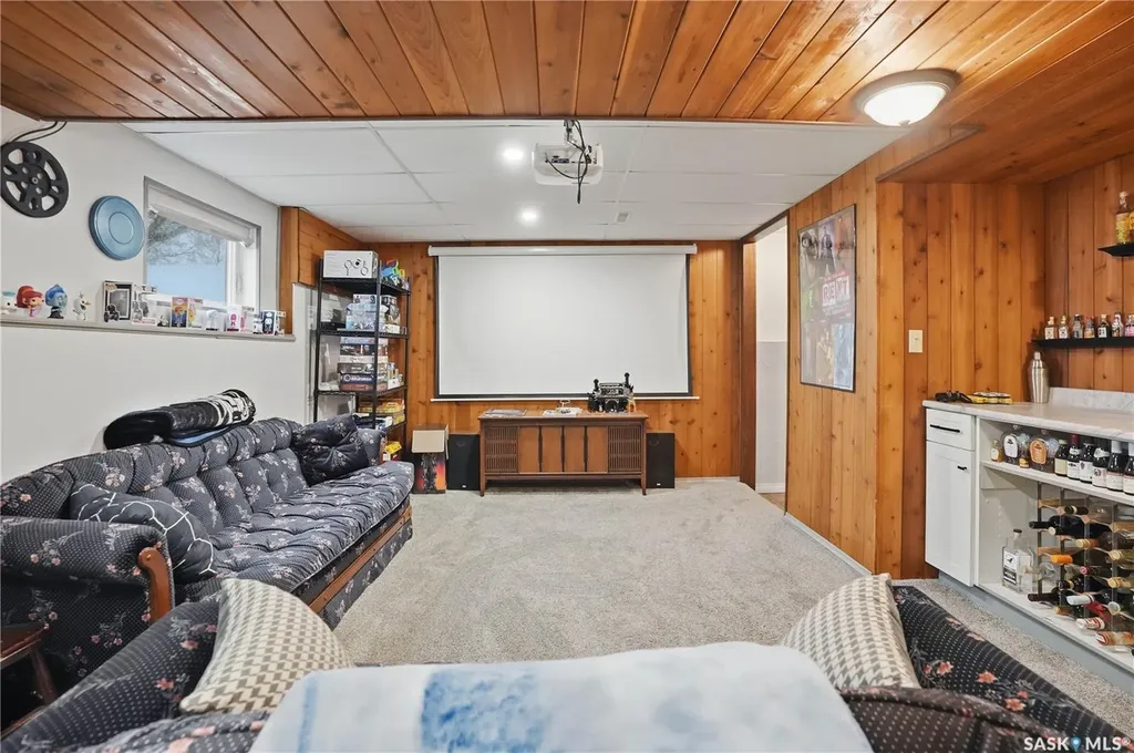 2838 Hartmann Crescent E Regina SK S4N 6L9