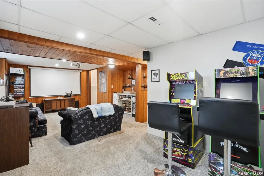 2838 Hartmann Crescent E Regina SK S4N 6L9