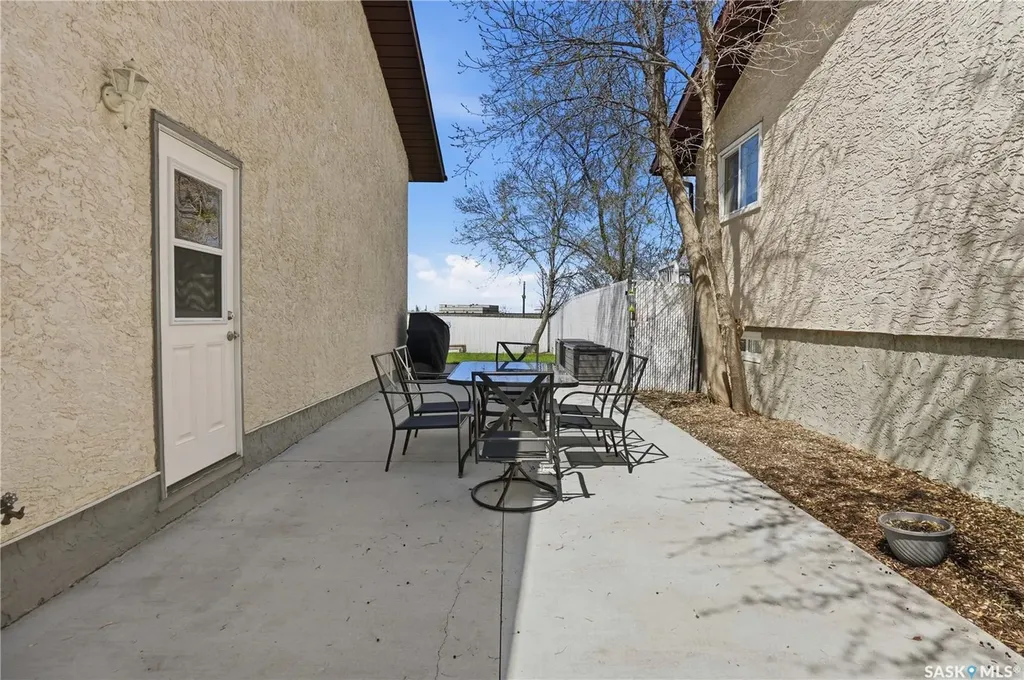 2838 Hartmann Crescent E Regina SK S4N 6L9