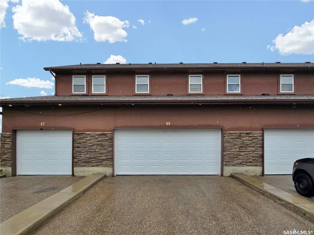 1703 Patrick Crescent Saskatoon SK S7W 0L6