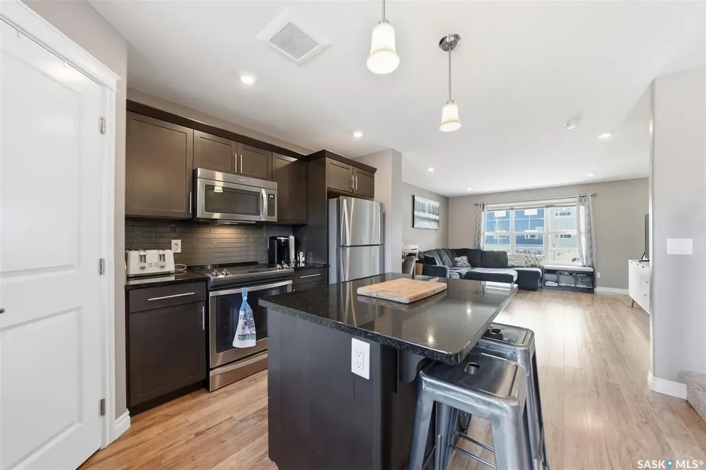 424 Maningas Bend Saskatoon SK S7W 0V6