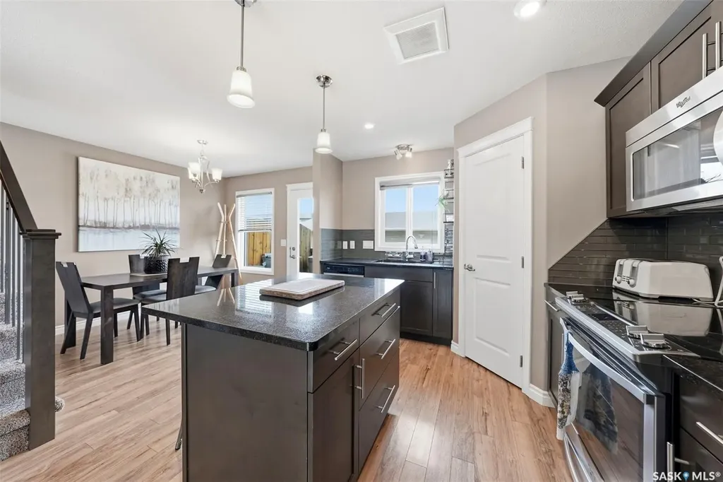 424 Maningas Bend Saskatoon SK S7W 0V6